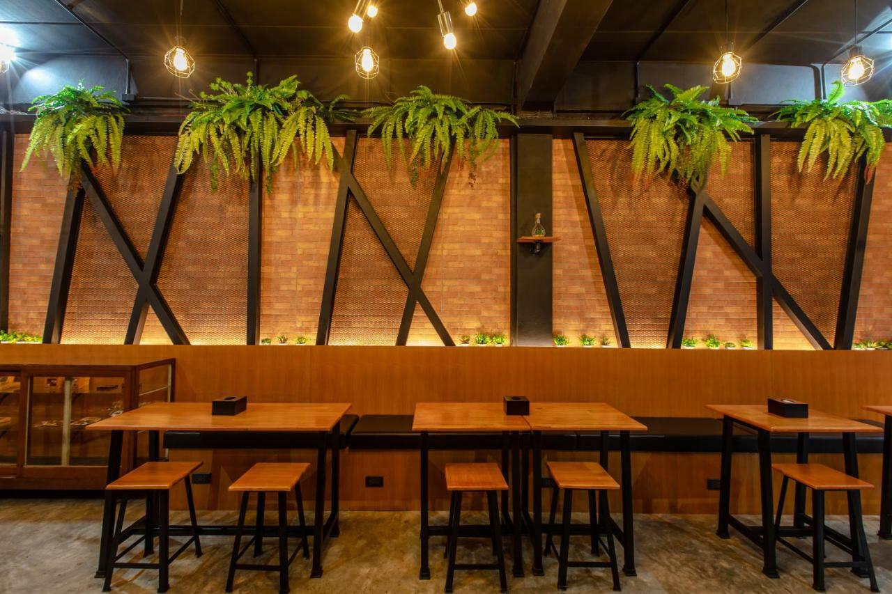 The Z Nite Hostel Phuket Exterior foto